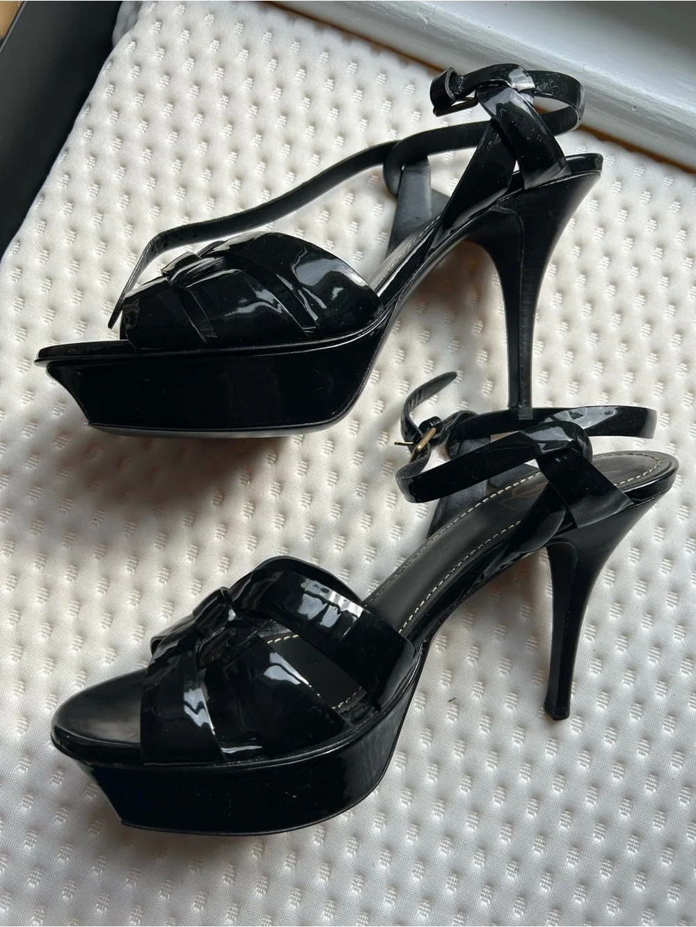 Yves Saint Laurent YSL Tribute 105 Black Patent Platform Sandals 38.5